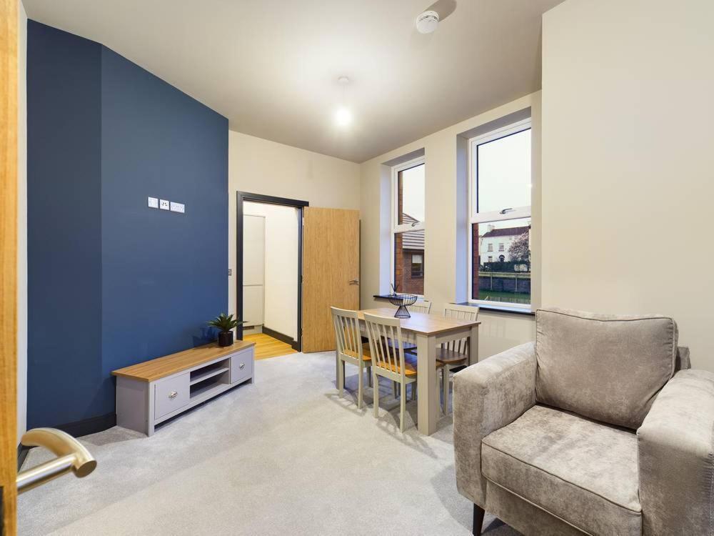 Gibson Manor Apartments Wallasey Esterno foto