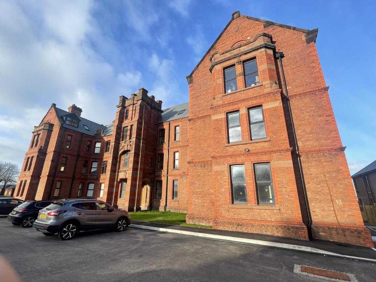 Gibson Manor Apartments Wallasey Esterno foto