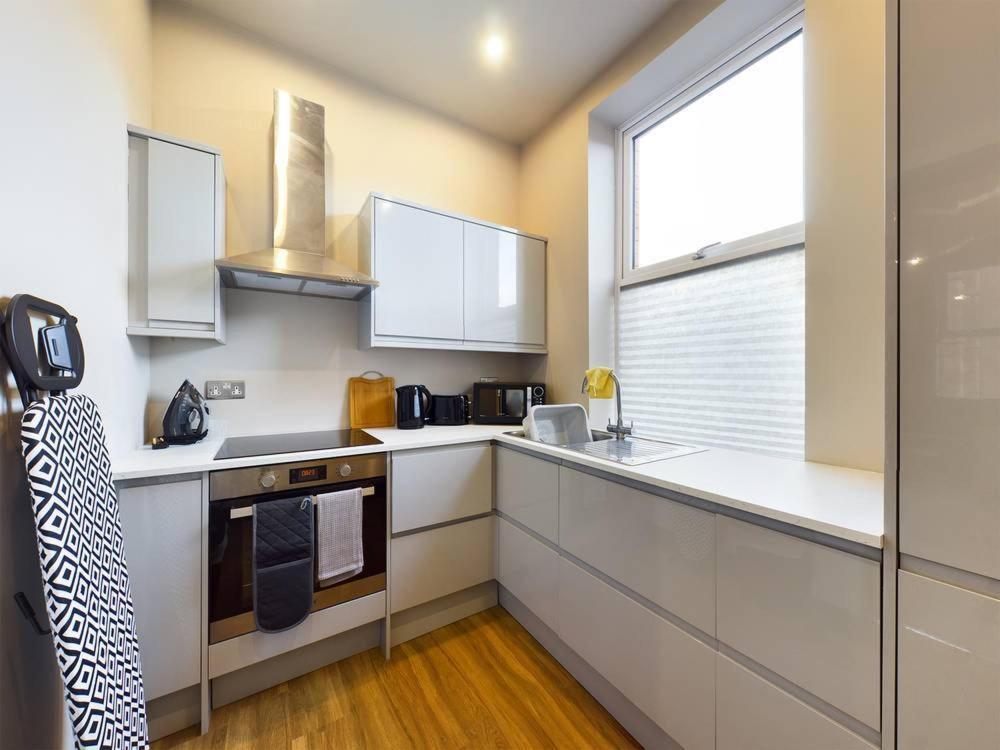 Gibson Manor Apartments Wallasey Esterno foto